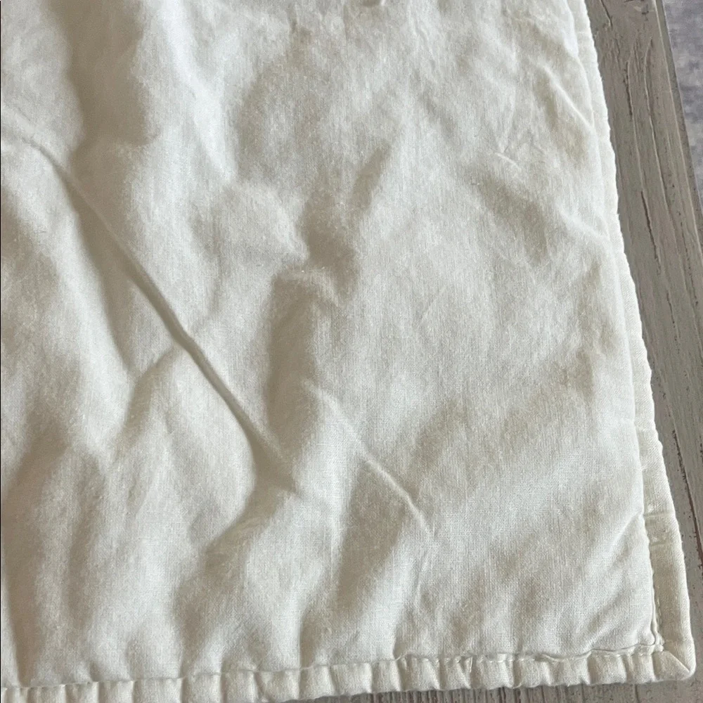 Pottery Barn Belgian flax tufted Quilted sham classic ivory standard size
